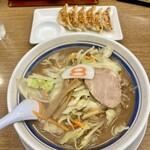 8番らーめん - 料理写真: