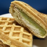 みやもとワッフル - ずんだと生クリームが絶妙です♪