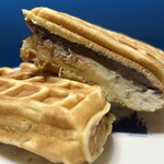 みやもとワッフル - こちらも生クリームとの配分がバッチリd(^o^)b