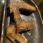 伍味酉 - 国産手羽先　醤油の甘辛ダレがクセになる