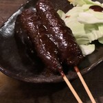 伍味酉 - 味噌串カツ　キャベツもいい役目してます
