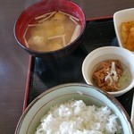 Erika - 味噌汁と納豆です。