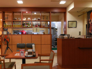 Supaisumajikkukarukatta - ...厨房とレジ。日本語ネイティブの店員さんなので安心。。
