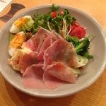 Taka Shou - 生ハムと野菜のサラダ