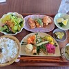 藁屋