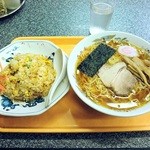 白楽天 - 料理写真:半チャーハン・ラーメンセット(850円 8%込)