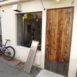 Rokugatsu No Shika - お店の入り口