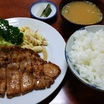 三好弥 - しょうが焼き定食(800円)