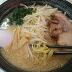 喜今日屋 - 味噌ラーメン800円 麺が少ないけどこれで普通盛