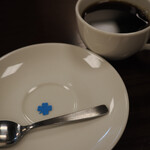 ハートピット - コーヒーカップの下から四葉のクローバーがやさしい演出に気持ちもほっこりしました
