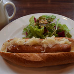 進々堂 - フランスドッグセット サラダ、コーヒーならお代わり自由付 650円
