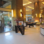 Garden Cafe - 朝食会場は１階の奥にあるレストランになります
            わたしは禁煙席をリクエスト！