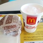 Makudonarudo - ハンバーガー100円 マックシェイクさくらんぼ100円