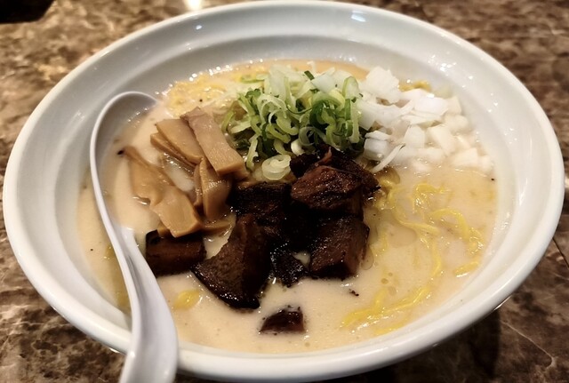 らーめん鯱 （シャチ） - 中央区役所前/ラーメン | 食べログ