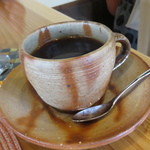 Ra Pirata - 備前焼のカップで出てくるコーヒー