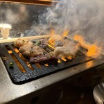 焼肉ニューミート - ホルモン燃える。