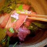 魚菜料理 縄屋 - 鴨の塩焼き(ロースト)　下にある鴨から作ったタレがまた絶妙です