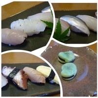 鮓 たいと - 説明がないので間違っていたらゴメンナサイ。
                「カンパチ」「烏賊」「コハダ」「鯛」「蛸」「玉」他は不明ですm(__)m
                握りかげんもよくどれも普通に美味しいと申しておりました。