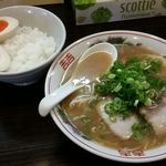 まんき屋ラーメン - 中華そば６００円と煮玉子とライスのセット２００円　計８００円≪2015年4月≫