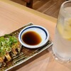 一利喜 - ①男餃子【5個】(税抜329円)
豚肉の脂の旨みがしっかりした濃い味わい
お酒①凍結広島檸檬ハイ(税抜380円) 