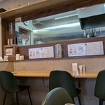 すず - 店内