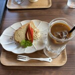 Cafe a-hum - 