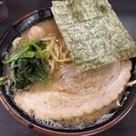横浜家系ラーメン すずき家 子安本店