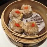 中国料理 豪華 - 焼売5個入り(撮影前に1個食べた…)720円(税込み)