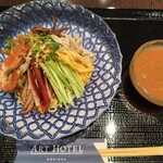 中国料理 豪華 - 五目涼麺(特製胡麻だれ)1,450円(税込み)