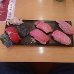 スシロー - 料理写真:天然本鮪と南鮪の食べ比べ！（手前が本鮪）