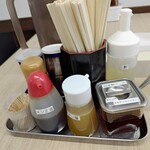 麺屋 霜月 - 料理写真:調味料類