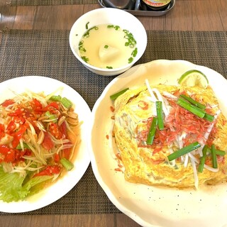タイ食堂 アロイアロイ_0