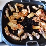 3匹の子ぶた - サムギョプサルとキムチ焼き。