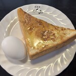 珈琲屋らんぷ - 料理写真:シナモントーストと追加のゆで卵