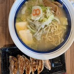 8番らーめん - 料理写真:
