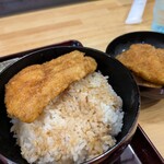 ようしょく 源の屋 - ご飯にもソース