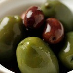 2 types of olives (seedless)
