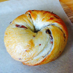 ライ麦クランベリーベーグル ¥150