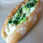 ミックスプラスベーカリー - 鶏と春キャベツのコールスローサンド ¥300