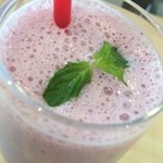 幸せのパンケーキ 本町店 - ミックスベリーミルク　あっさりしています。