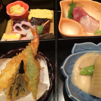 逸品料理屋 流石 - 松花堂弁当1000円 丁寧な作りたての提供です。
