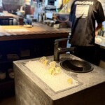 居酒屋 猿猴橋 - 新鮮な生牡蠣も到着しまちた！！