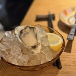 居酒屋 猿猴橋 - 初号機のワガママでオーダー！！今日の生牡蠣の産地は？？٩( ᐛ )و