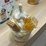 杉養蜂園 - 料理写真:巣房蜜ソフトクリーム