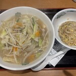 日高屋 - 料理写真:タンメン、半炒飯、餃子3個セット