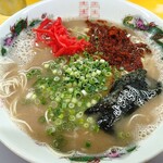 とんこつラーメン よかろうもん - 