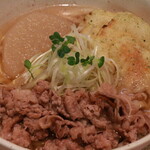 鶏めしと肉うどん とみ - 牛ばらうどん