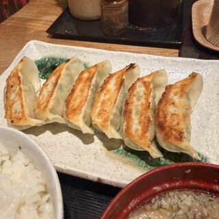 ぎょうざ処 亮昌_1