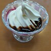 シーキング - 食べ放題のソフトクリームはガラスの容器