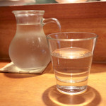 カロローゾ - お冷はピッチャーで置かれてます。 '15 3月上旬